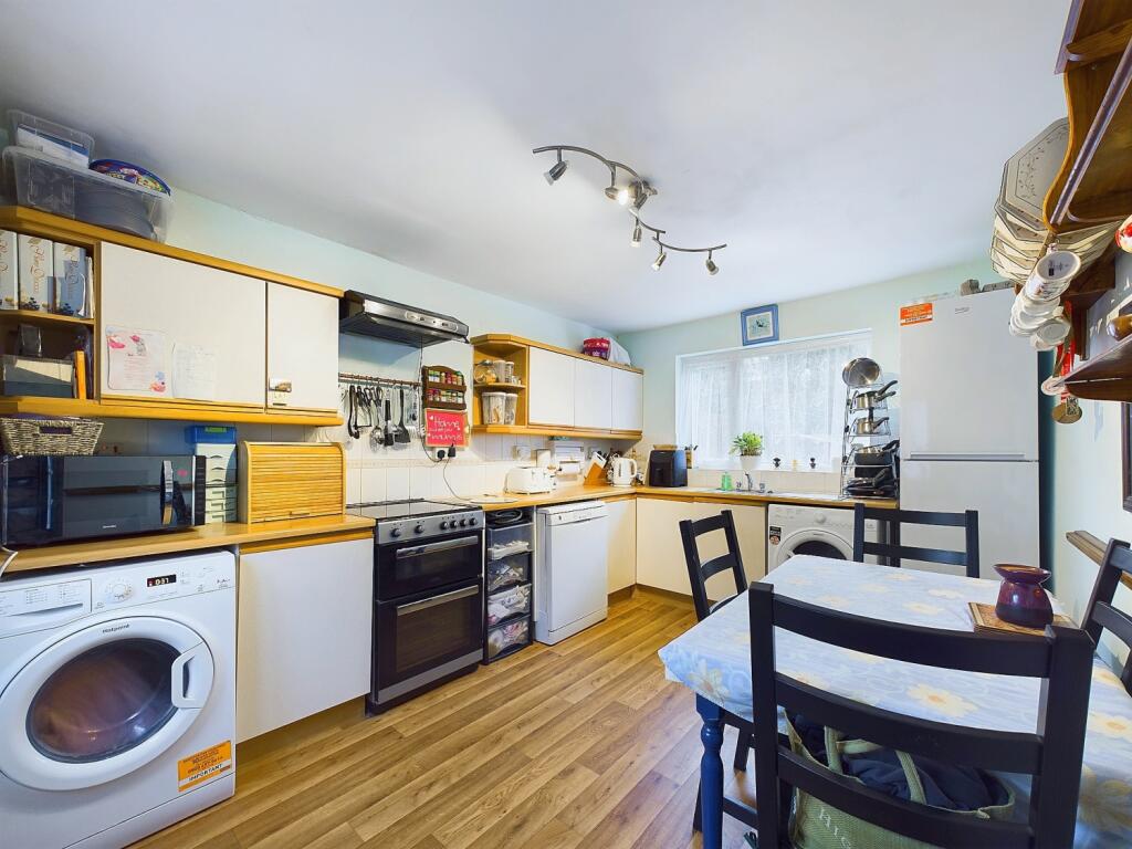 CAM01338G0-PR0087-STILL003