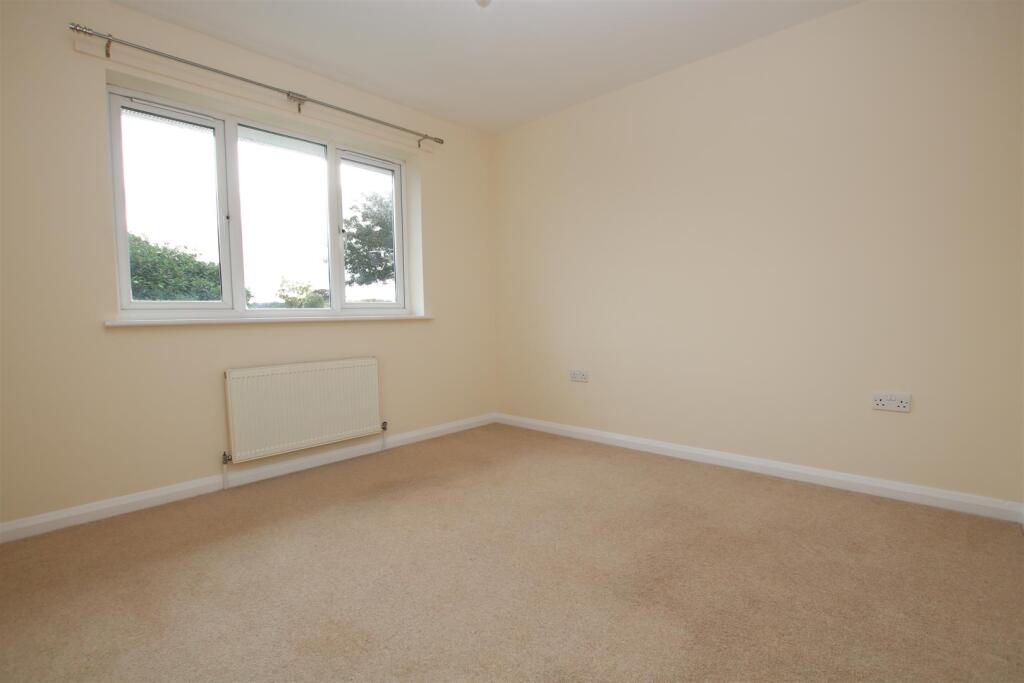 Bedroom 2.JPG