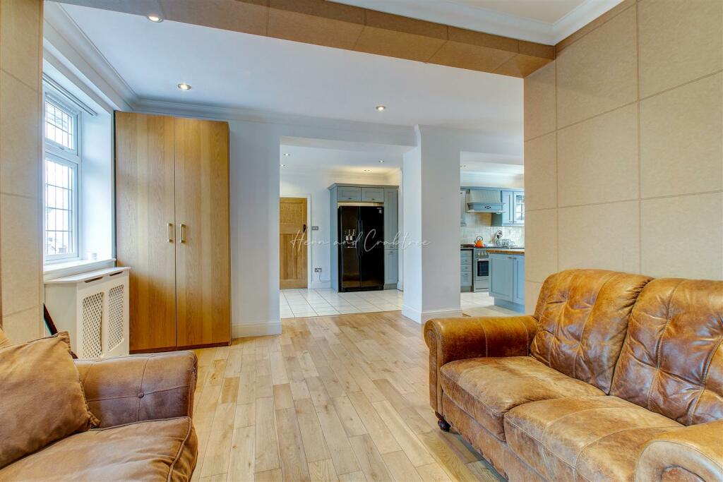 Holybush Road, Cyncoed, HernCrabtree (37).jpg