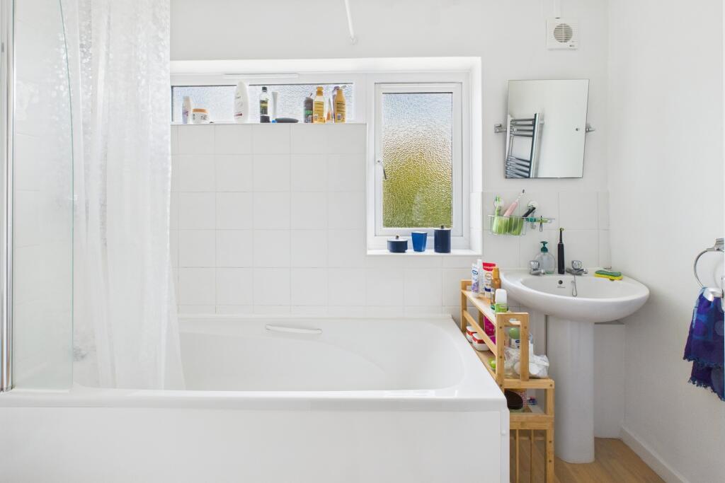 CAM02545G0-PR0495-STILL016