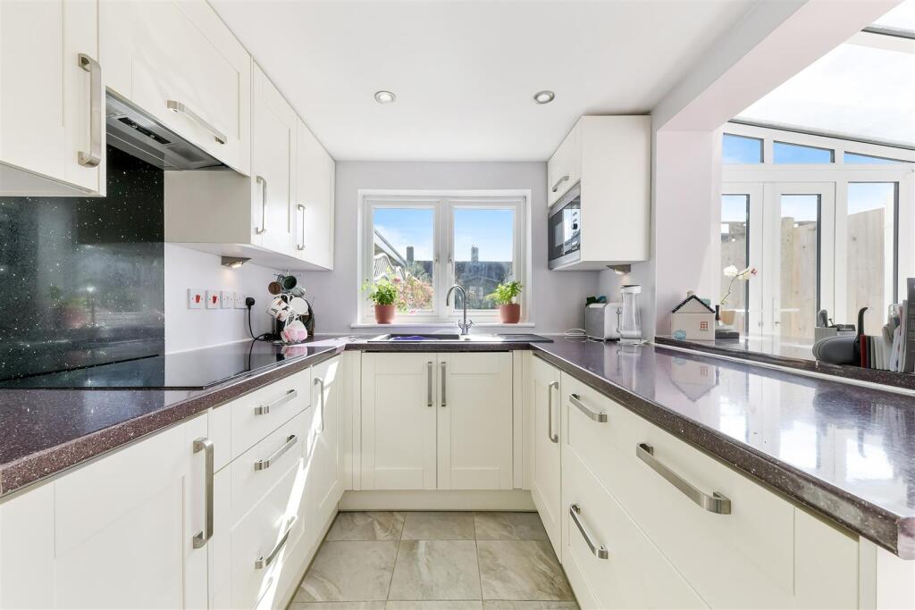 FERNDALE ROAD (9).jpg