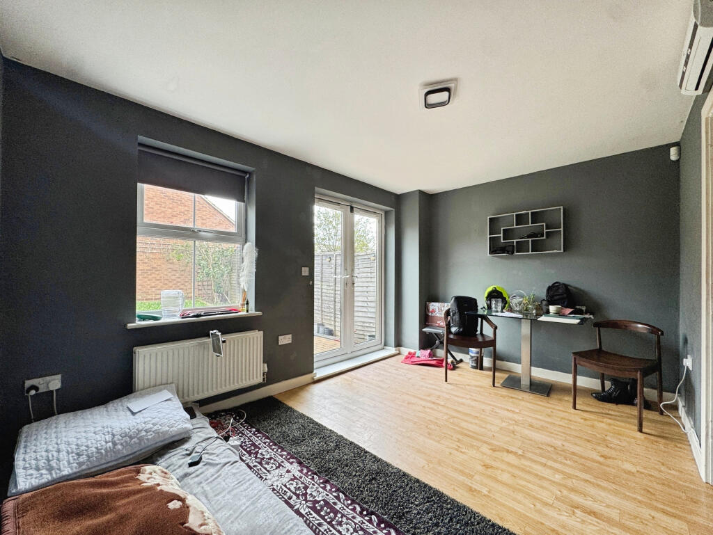 28 Lathkill Street, Market Harborough, LE16 9EY