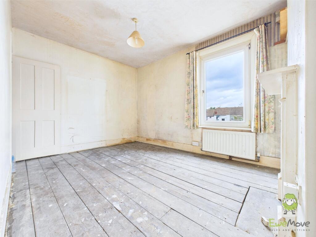 CAM01543G0-PR0130-STILL037