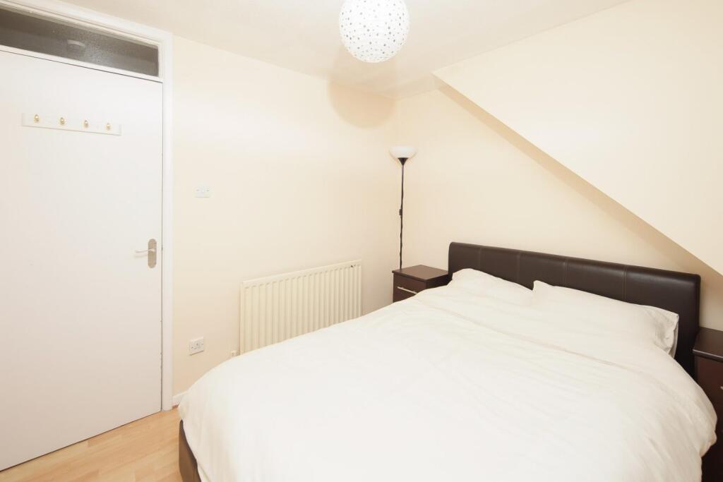 10 Severn Close-4.jpg