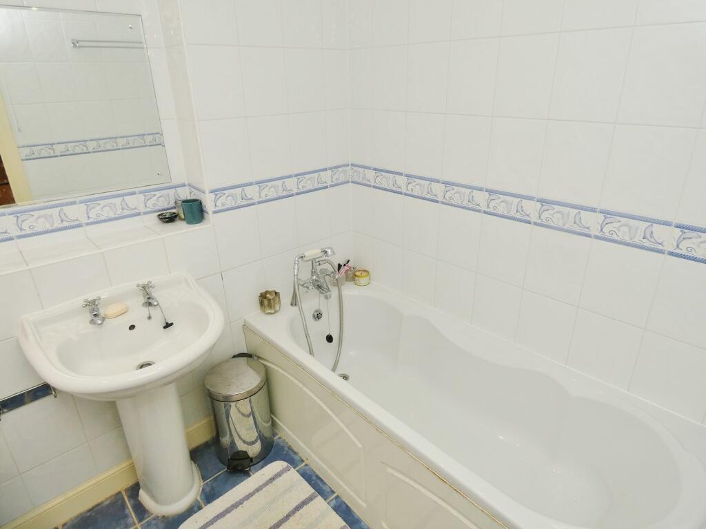 8 - Family Bathroom