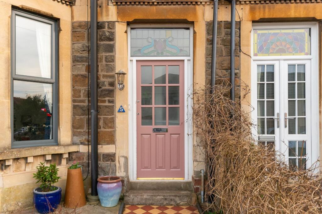 0R5RKE - External C.jpg