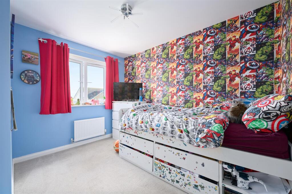 12 Russell Avenue 023.JPG