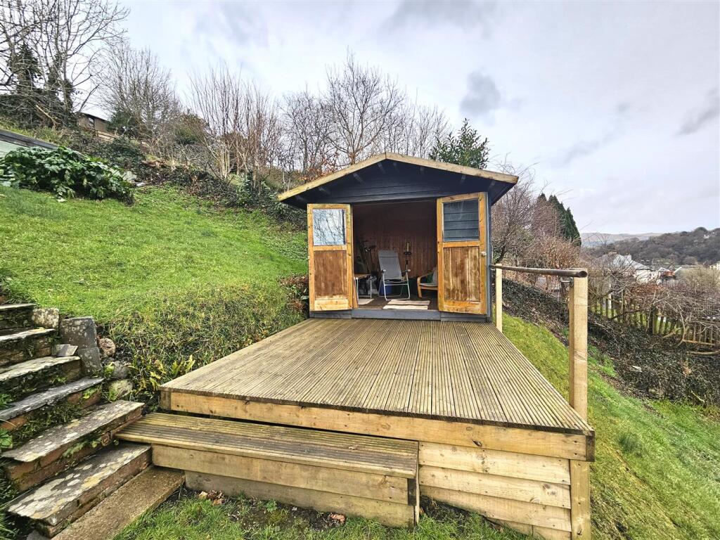 Summerhouse and Deck.jpg