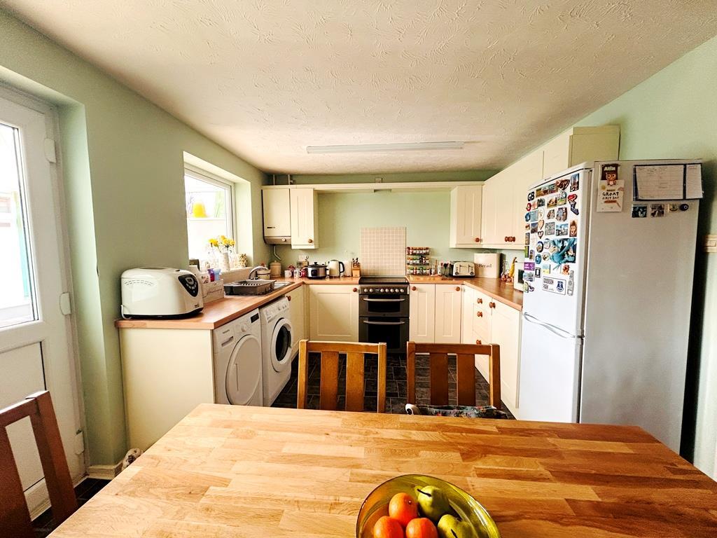 Kitchen.JPEG