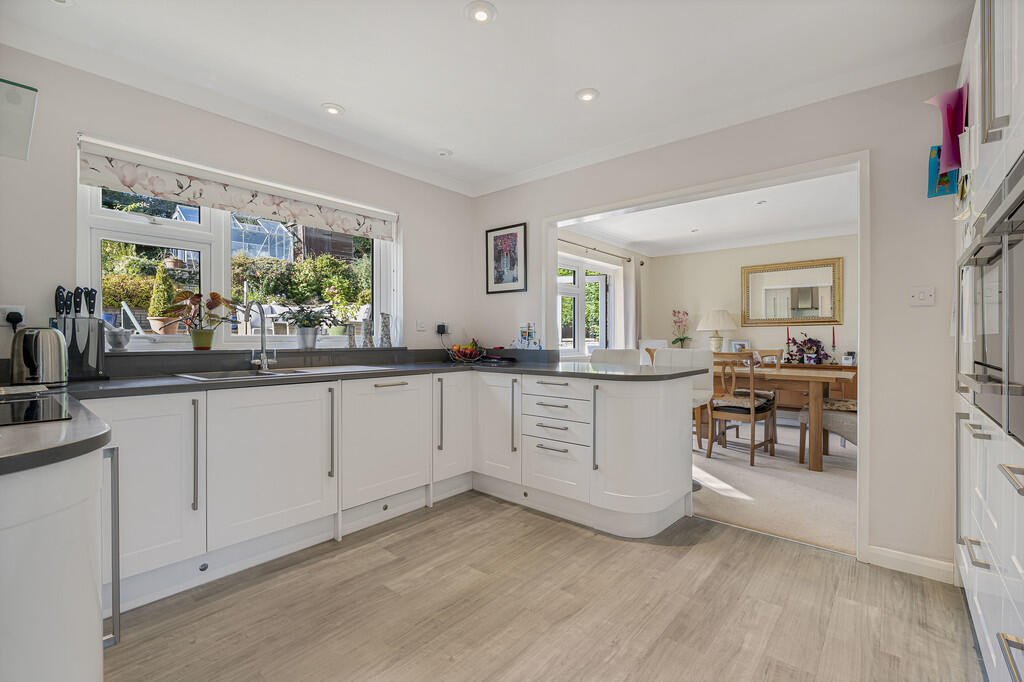 Kitchen (2)