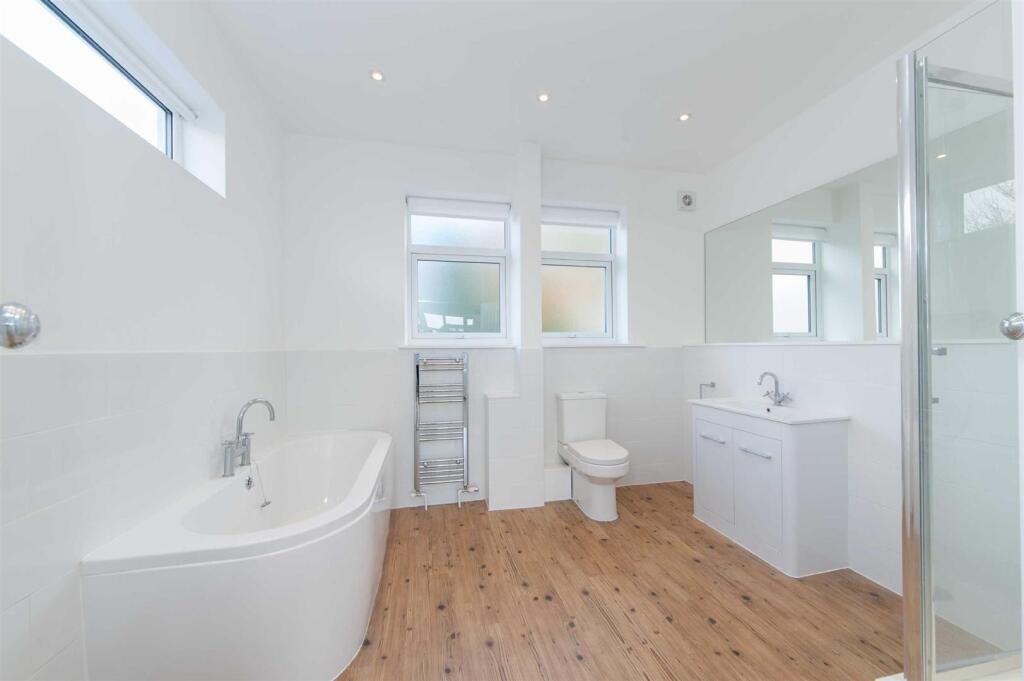 En Suite Bathroom