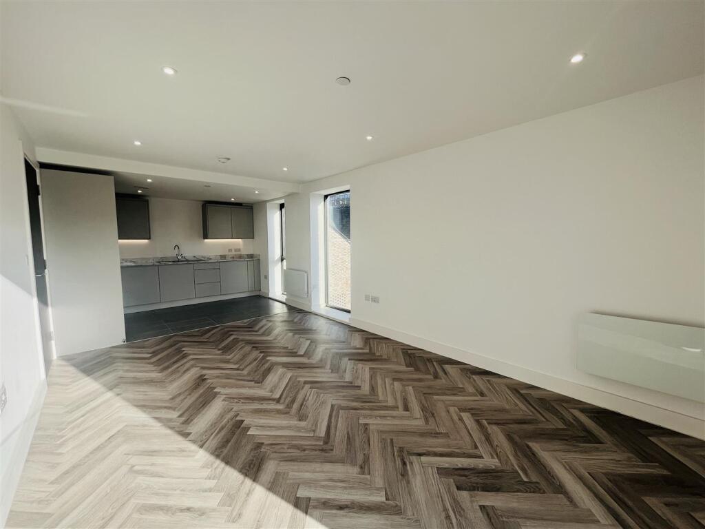 Live In Dining Kitchen