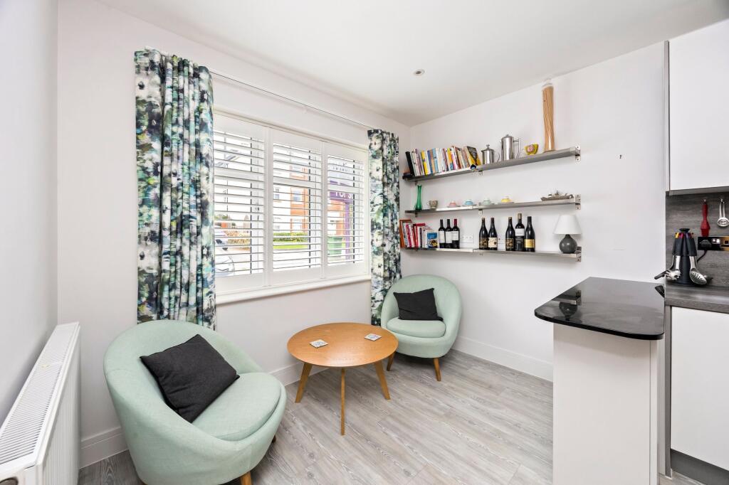Kitchen/ Dining