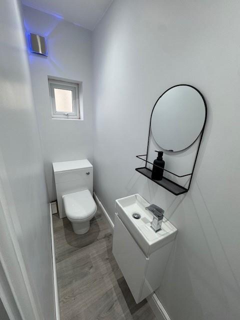 CLOAKROOM.jpg