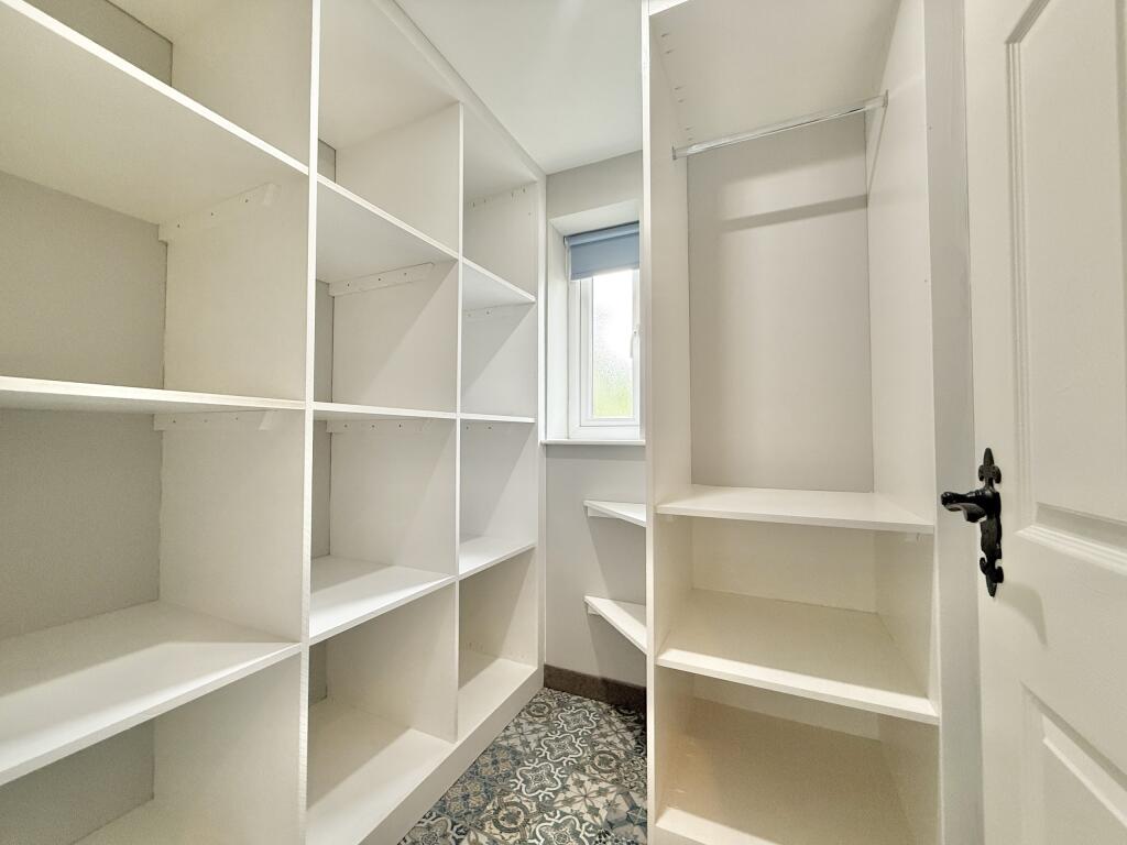 Walk-in Wardrobe