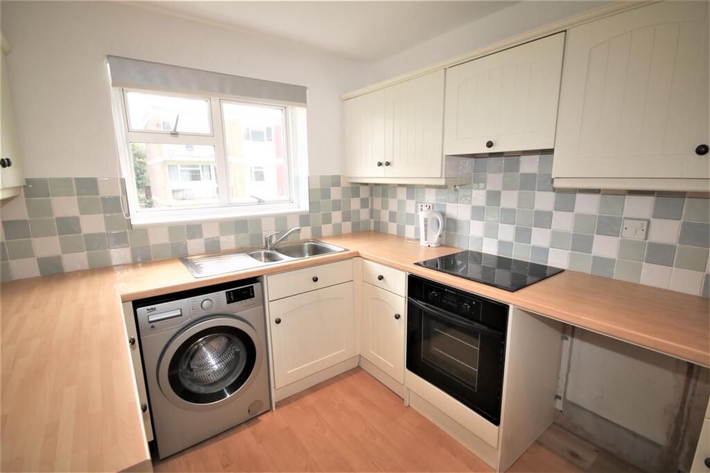 Kitchen b.JPG