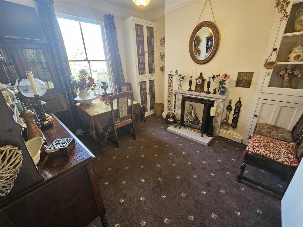 Dining Room.jpg