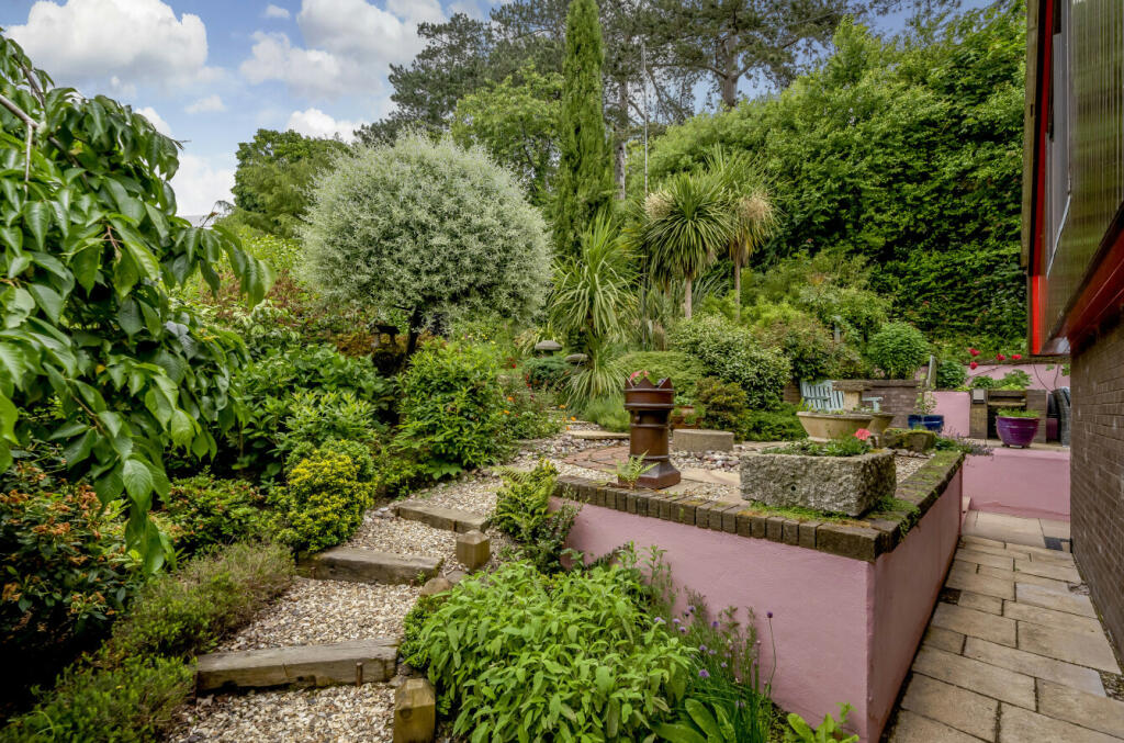 Rear Steps To Garden