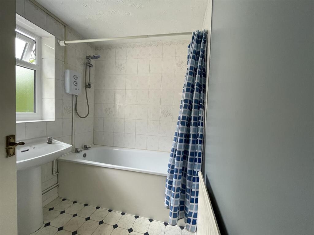 Bathroom (40).JPG