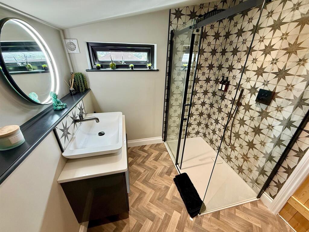 Family Shower Room