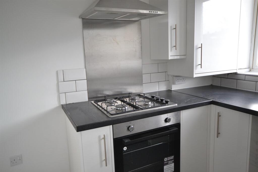 Kitchen 1.JPG