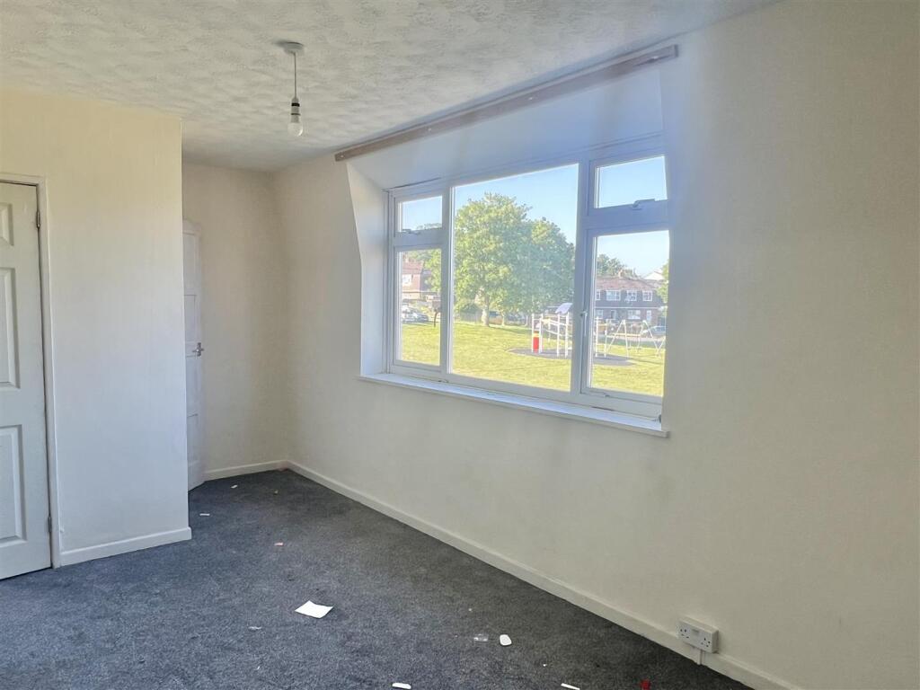 Bedroom: