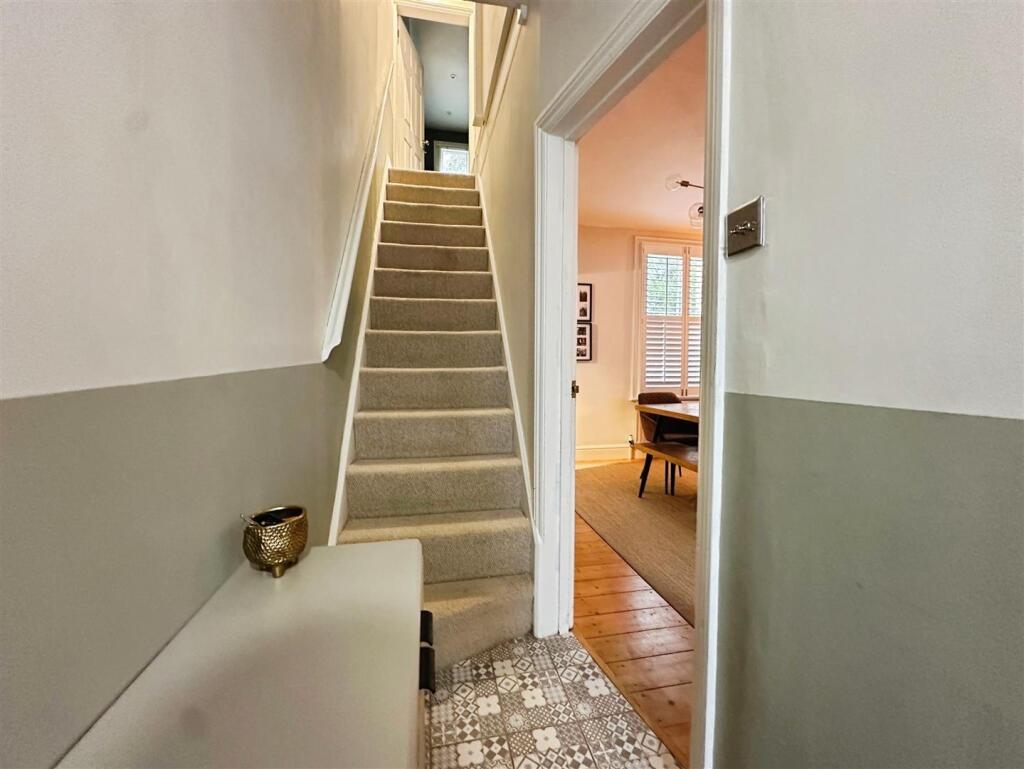 fe06ae8a--4D3A-B49F-4D17AB482623-85894-00001C1C243