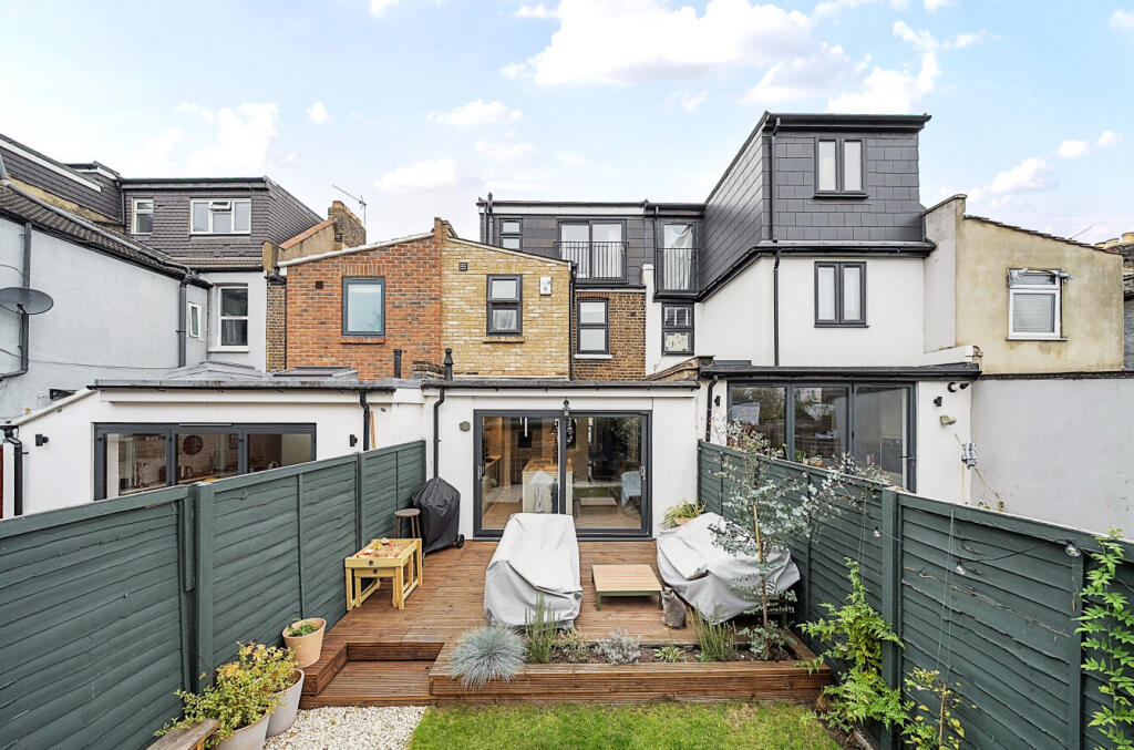 1365025-4-68eeda6...