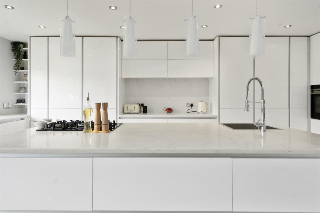 6 Holland Avenue, Knowle, Solihull, B93 9DW_40.jpg