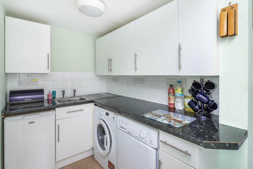 Britannia Avenue, Dartmouth-21.jpg