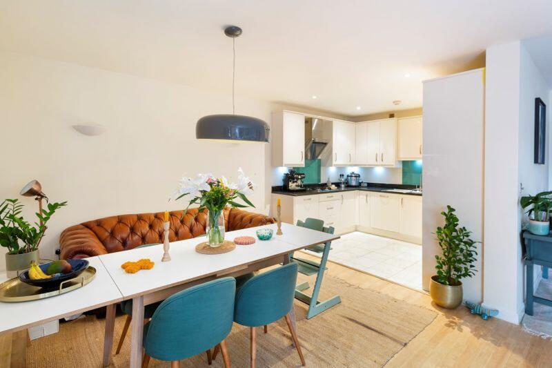 Dining Area &amp; Kitchen