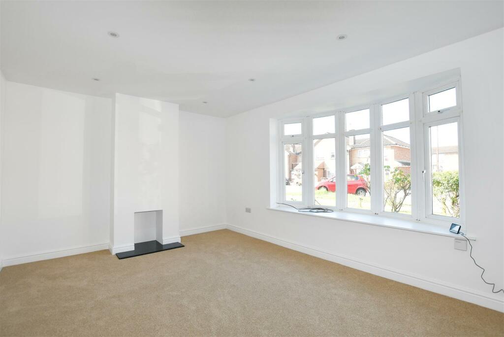 Living Room .jpg