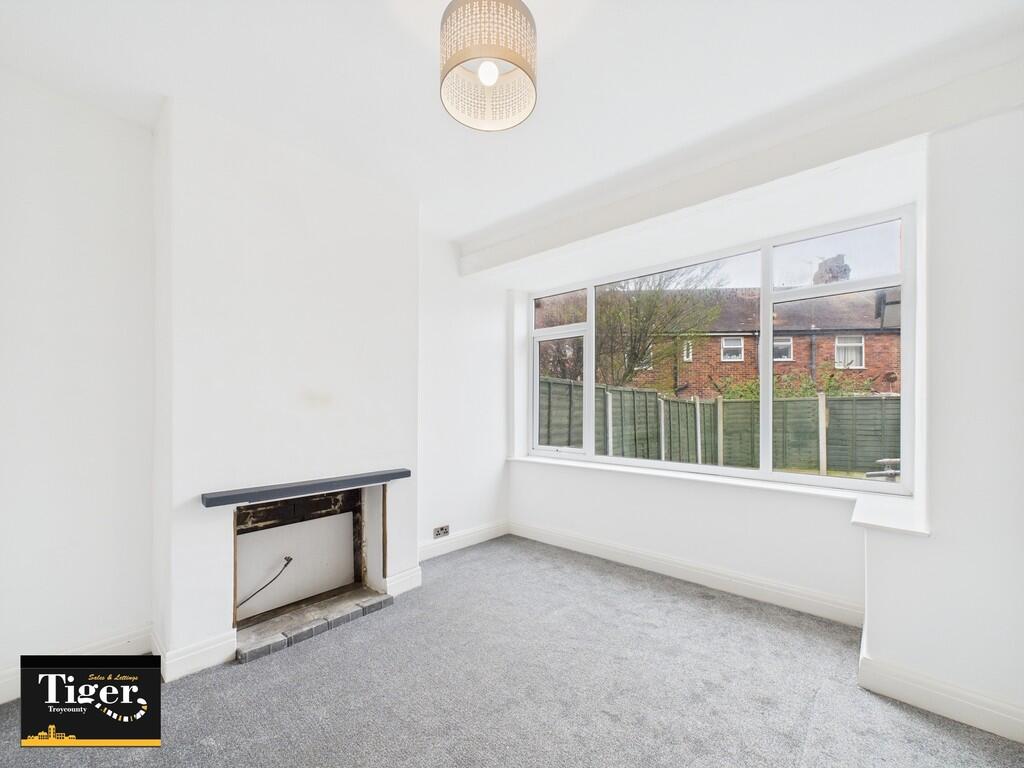 CAM02176G0-PR0527...