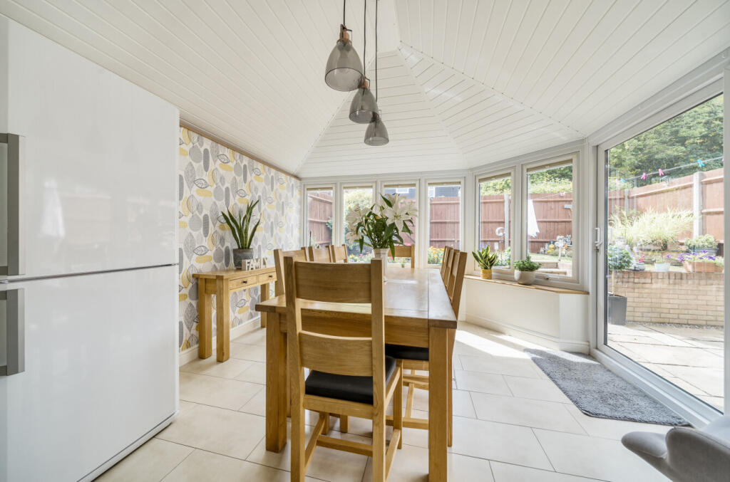 1340257-8-68b1915...