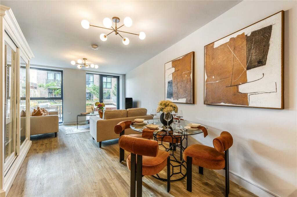 Show Apartment