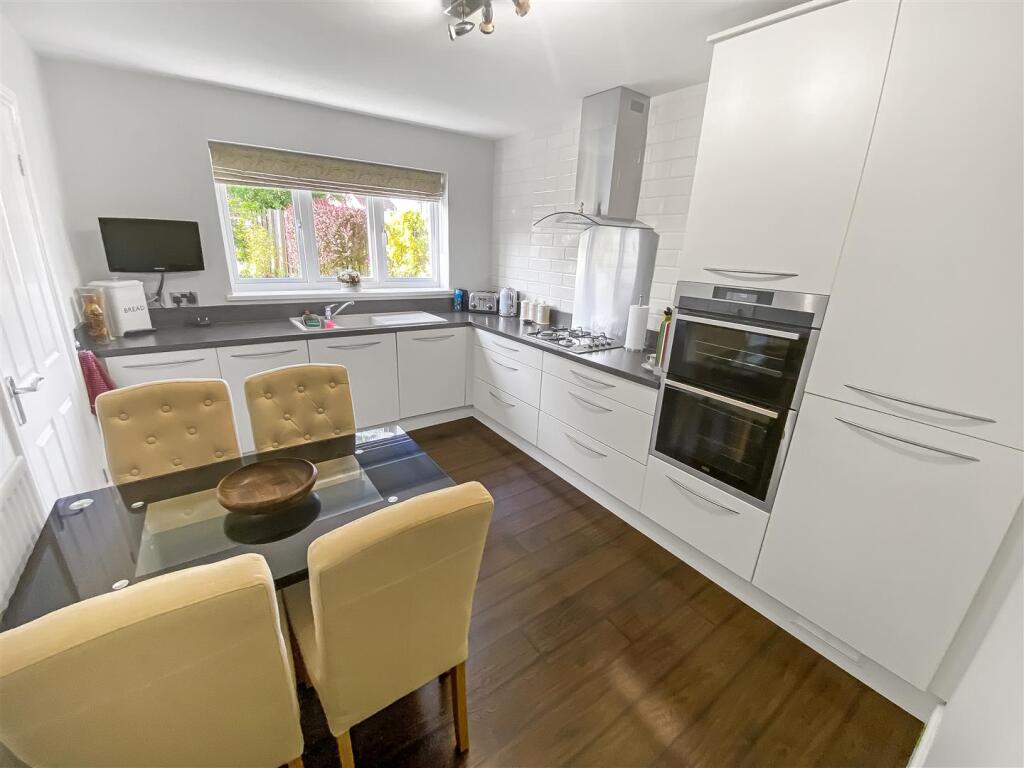 Kitchen/Breakfast Room