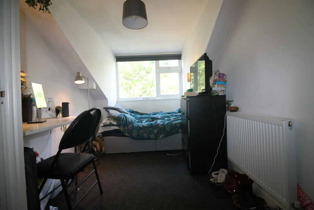79BCR- Bedroom 6.JPG