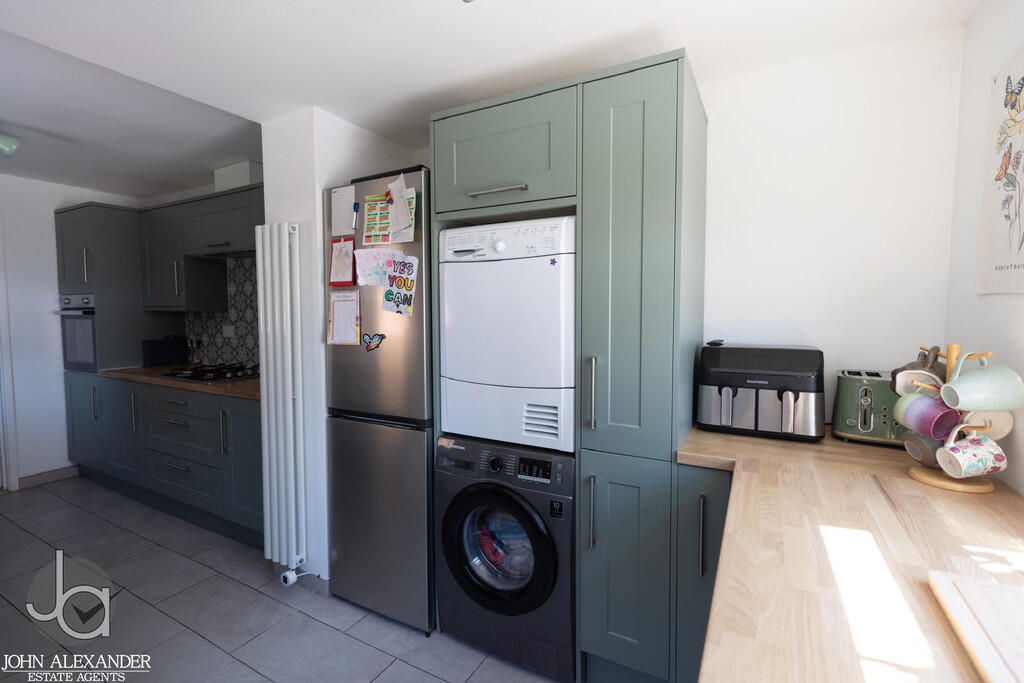 Photo 28-10-2025,...