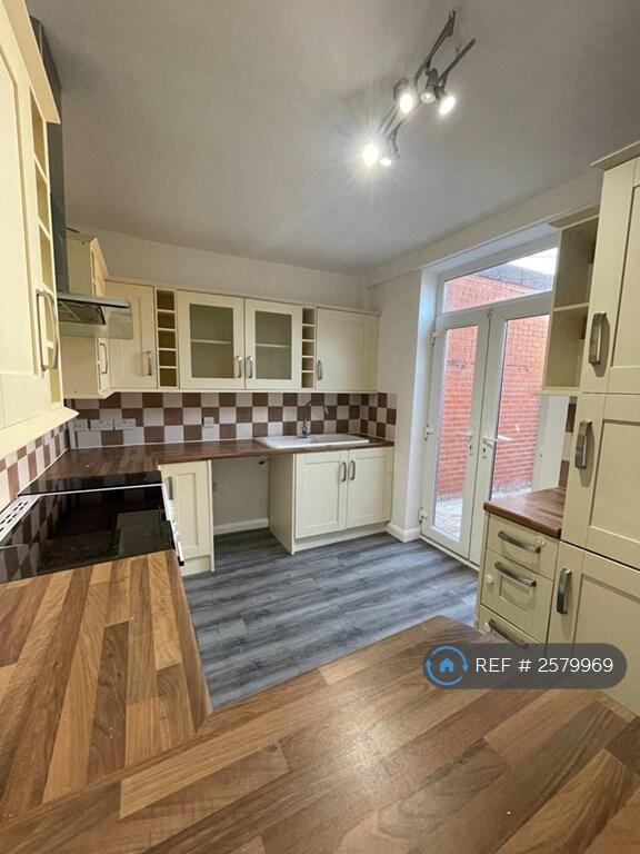 Plenty Of Space For Prepping Family Meals