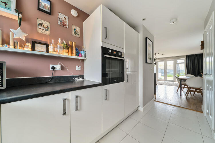 1304349 14 683eb7df8d7a2