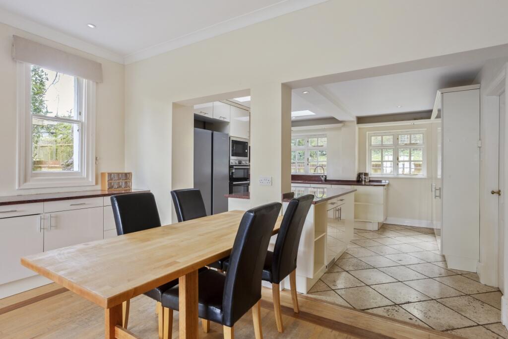 Dining room/kitchen