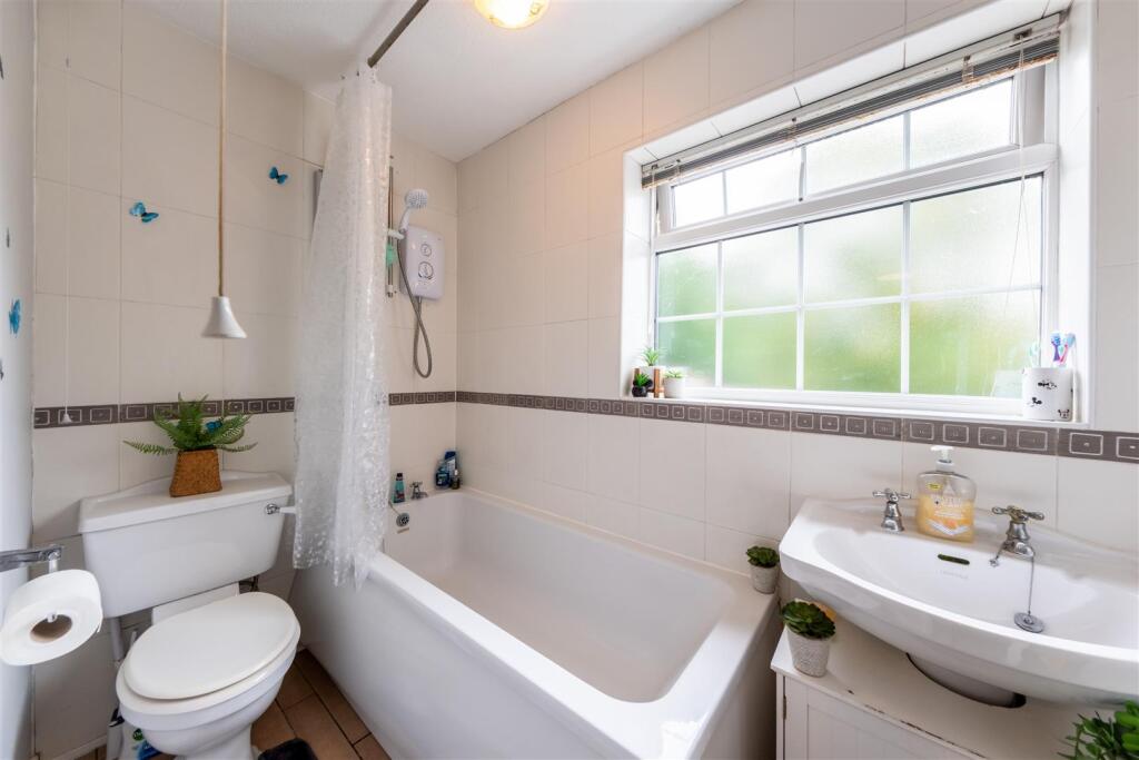 6 Warren Close-025.jpg