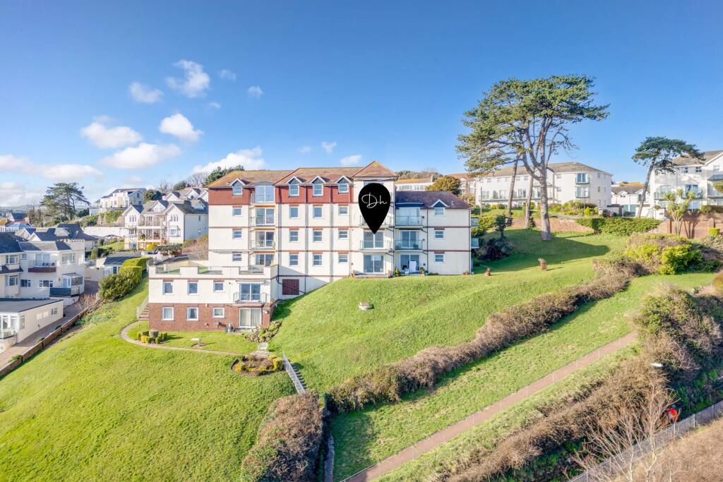 Communal gardens &amp; pedestrian promenade access