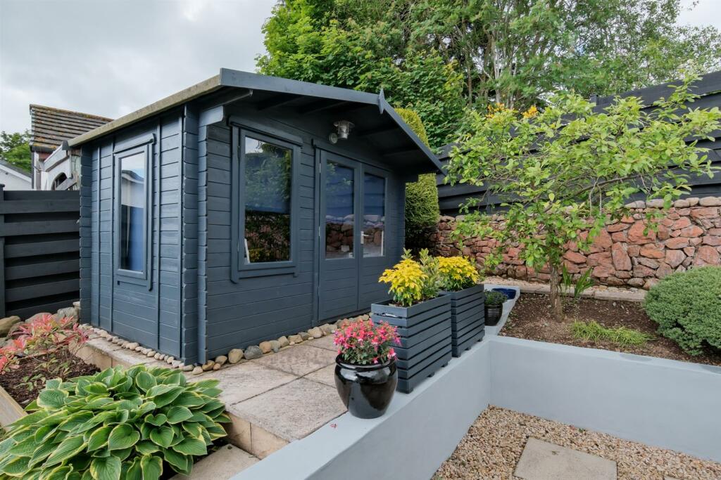 015-37, Edinburgh Road Abington, ML12 6SA.jpg
