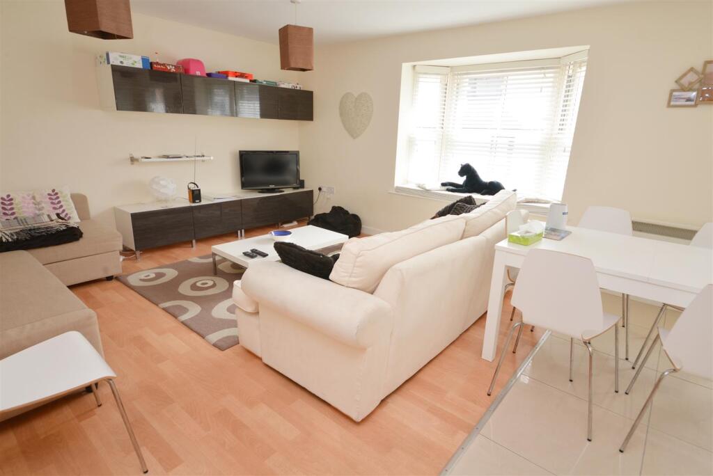 Lounge/ Kitchen/ Diner