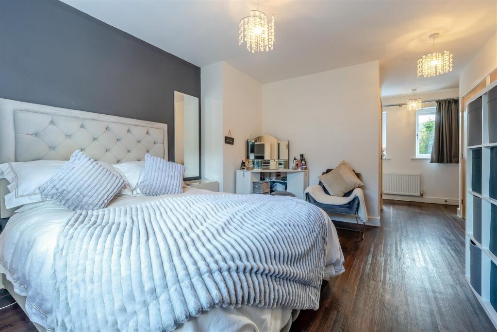 8662819-interior30.jpg