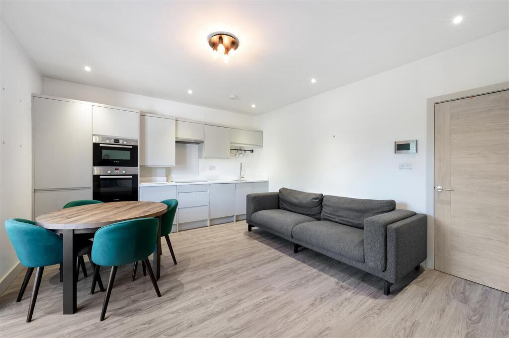 KINGSTON ROAD (9).jpg