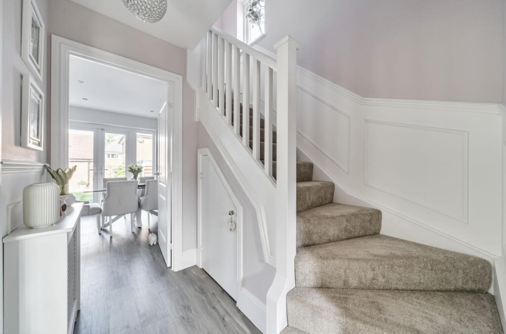 1353939-6-68d29d3...