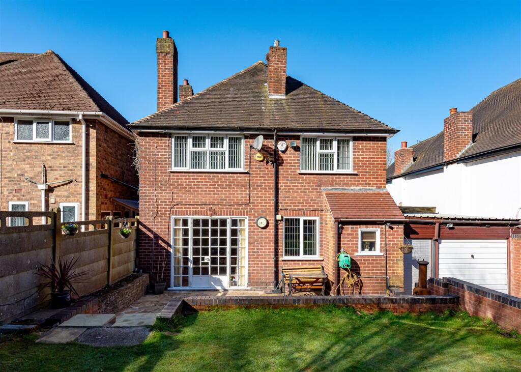 44 Gervase Drive-garden4 MAR25.jpg