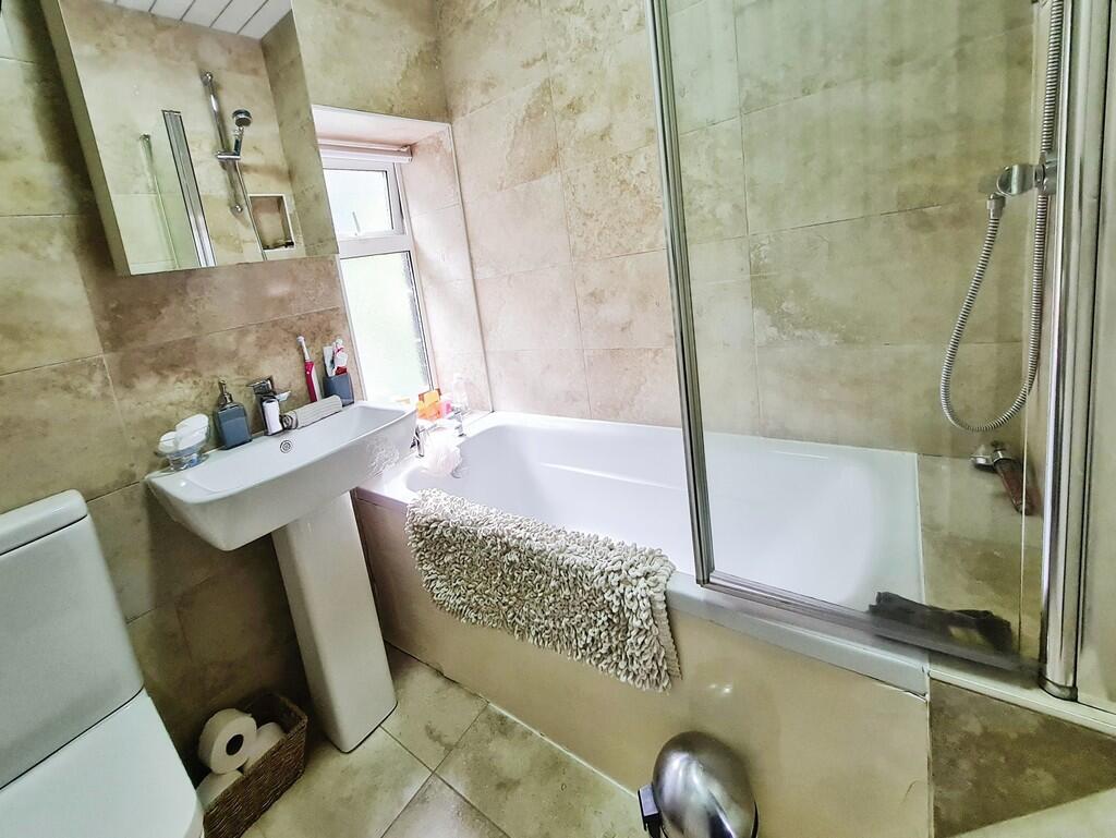 b8db5045-20220929...